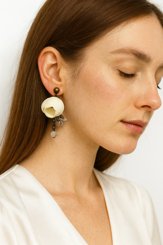 Annais Earrings, Almond