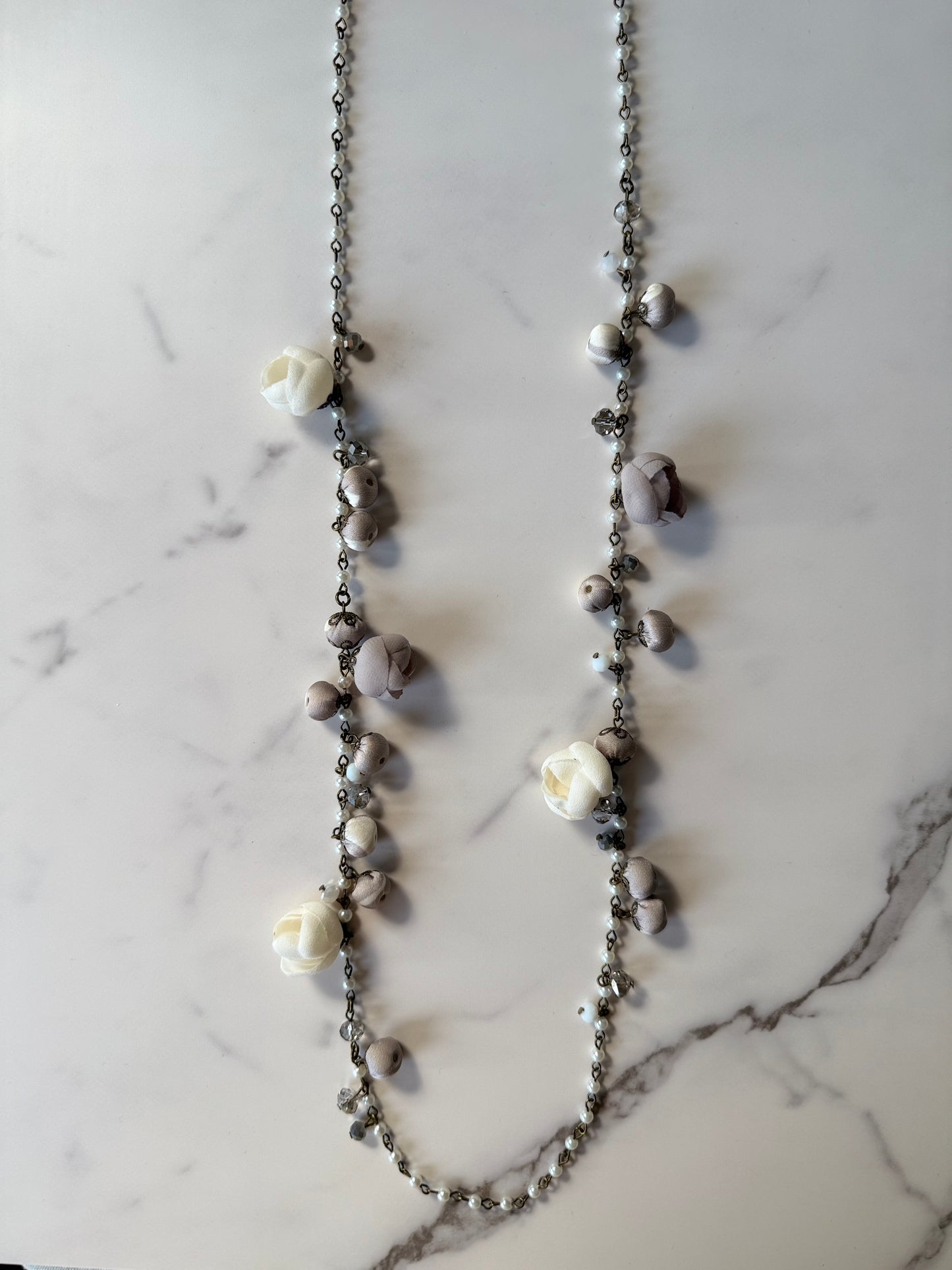 Samantha Necklace, Almond